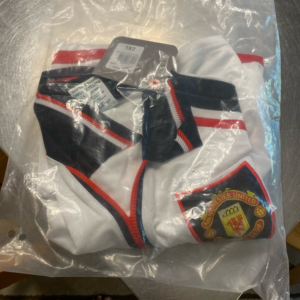 1999 Vintage Men’s Manchester United jersey